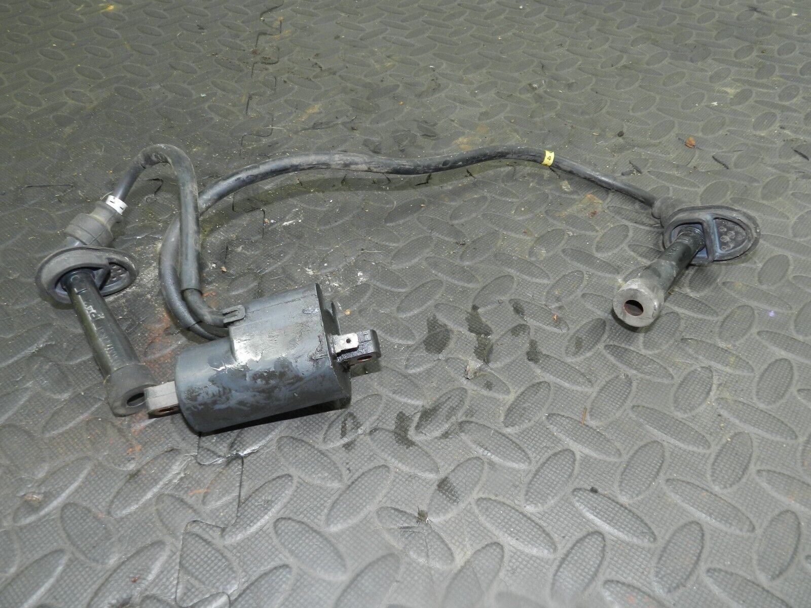 2004 SUSUKI GSXF600. IGNITION COIL PACK 26E01-J0320