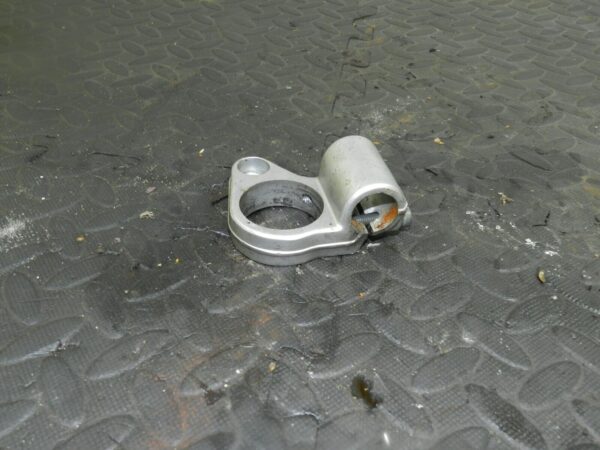 2004 SUSUKI GSXF600. HANDLE BAR MOUNT - Image 2