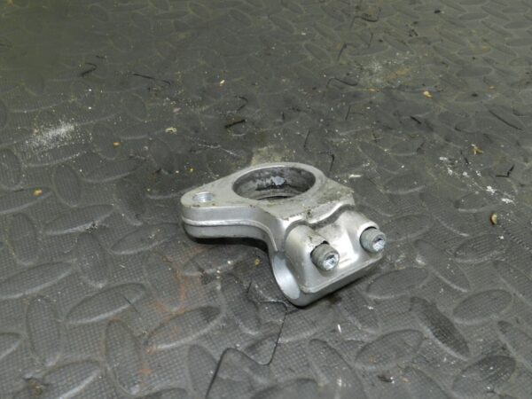 2004 SUSUKI GSXF600. HANDLE BAR MOUNT - Image 3