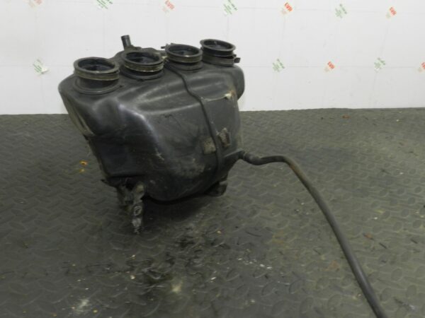 2004 SUSUKI GSXF600. AIR BOX FILTER HOUSING