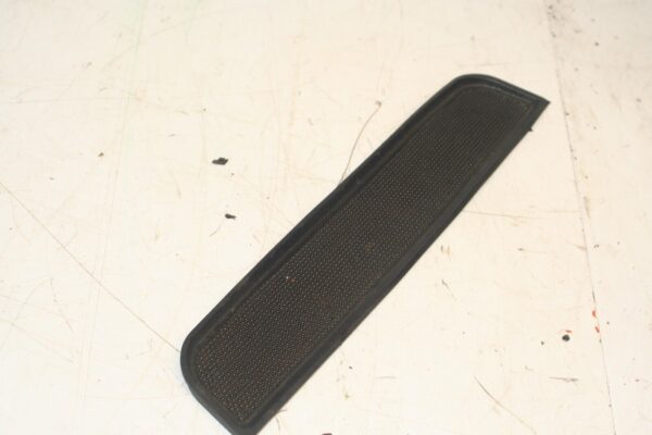 2001 LAND ROVER DISCOVERY 2 TD5. DASHBOARD RUBBER MAT