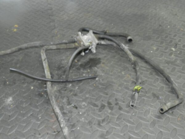 2004 SUSUKI GSXF600. AIR VACUUM SOLENOID + PIPES VALVE HOSES - Image 2