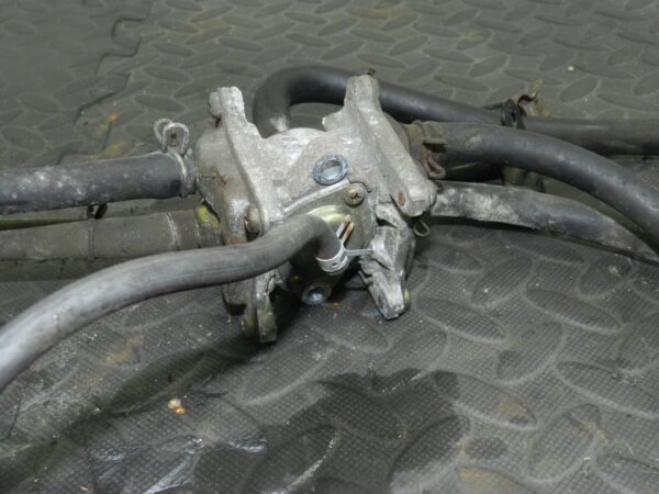 2004 SUSUKI GSXF600. AIR VACUUM SOLENOID + PIPES VALVE HOSES - Image 3