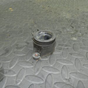 2004 SUSUKI GSXF600. INTAKE FITTING BRACKET RUBBER