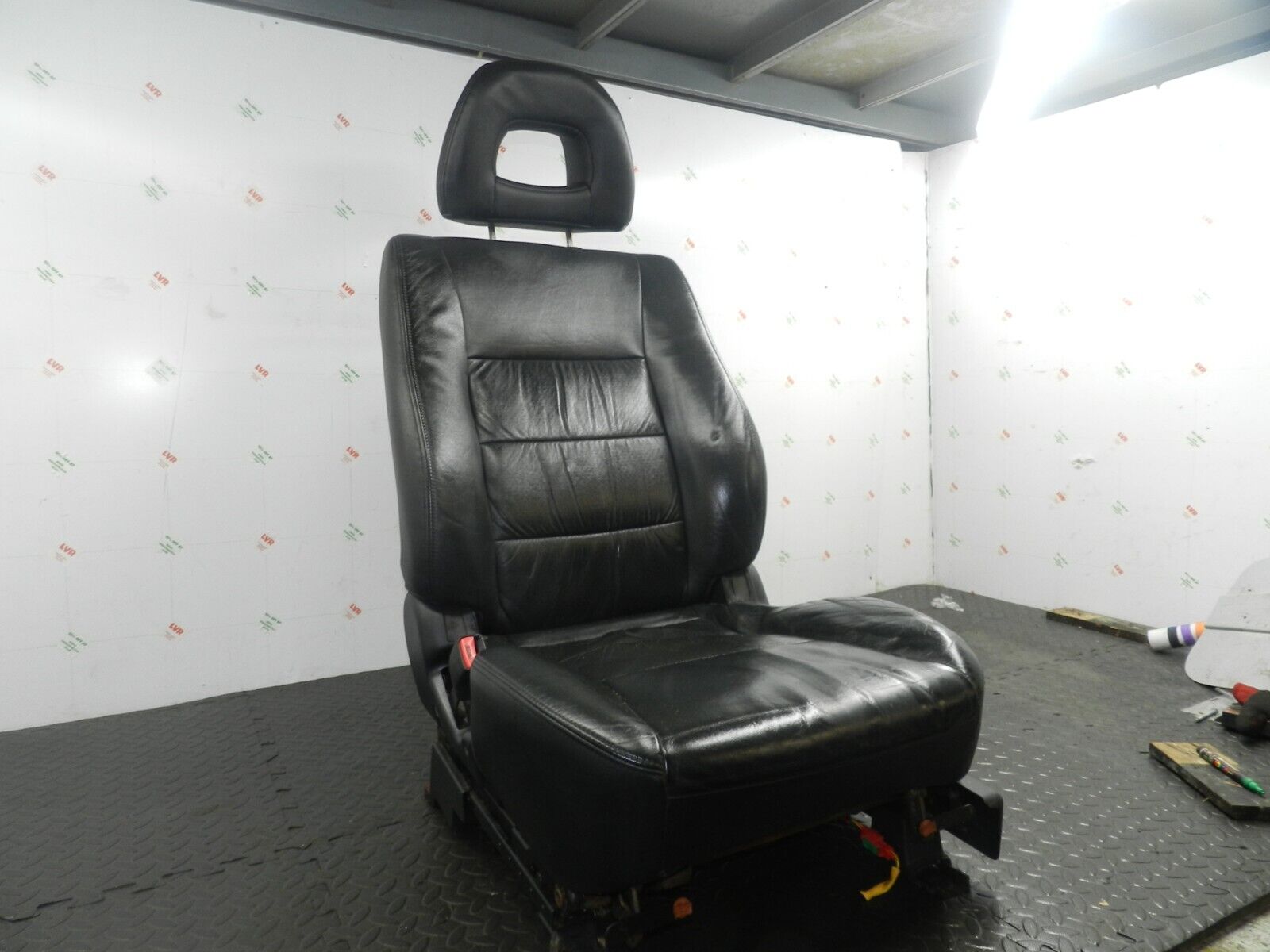 2006 MITSUBISHI SHOGUN MK3. PASSENGER FRONT BLACK LEATHER SEAT ELECTRIC HEATED