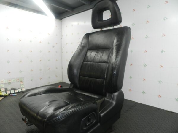 2006 MITSUBISHI SHOGUN MK3. PASSENGER FRONT BLACK LEATHER SEAT ELECTRIC HEATED - Image 3