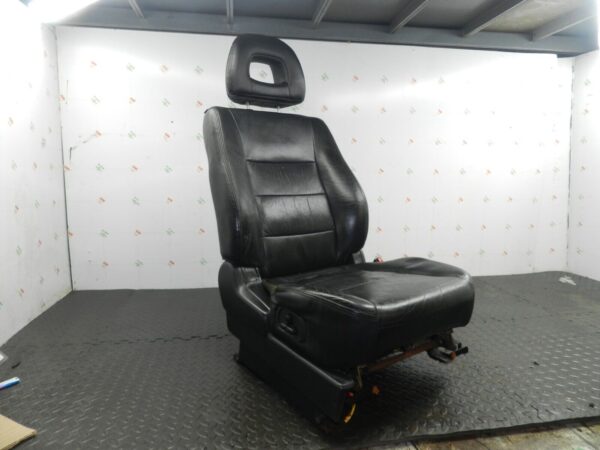 2006 MITSUBISHI SHOGUN MK3. DRIVER FRONT BLACK LEATHER SEAT ELECTRIC HEATED - Image 2