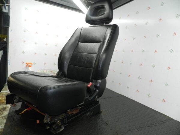 2006 MITSUBISHI SHOGUN MK3. DRIVER FRONT BLACK LEATHER SEAT ELECTRIC HEATED - Image 4