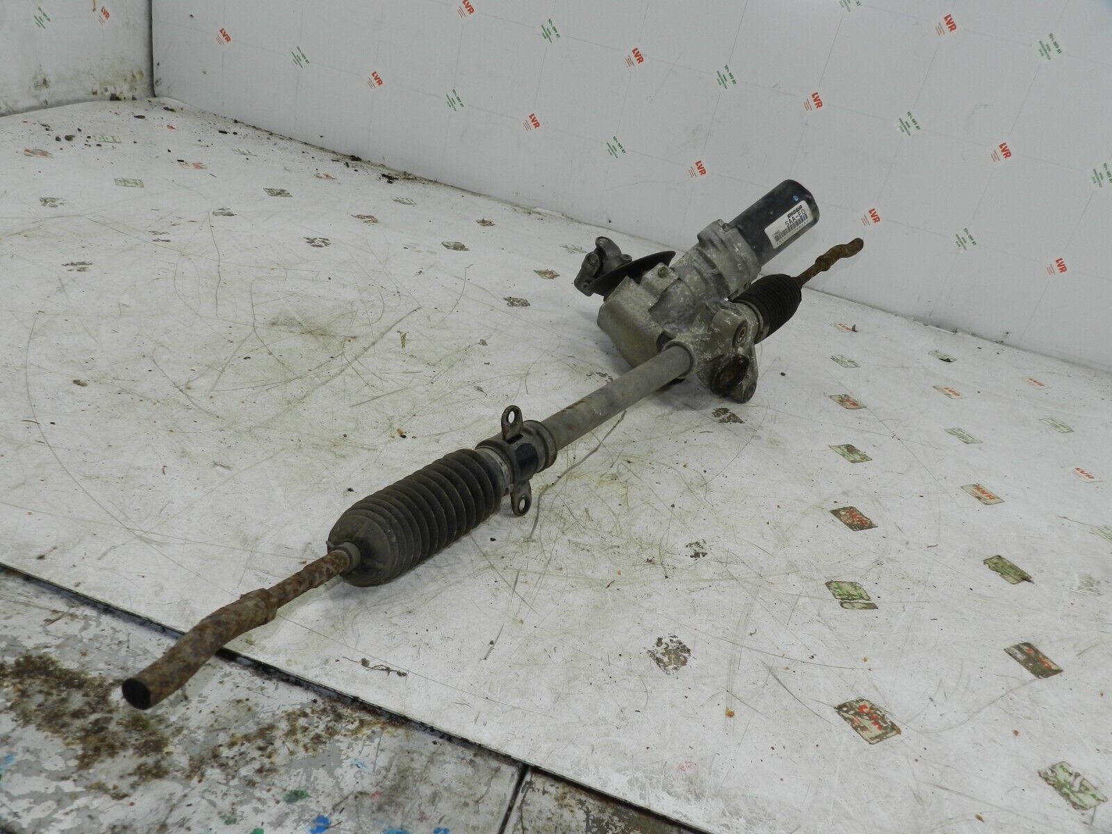 (129) 2005 HONDA JAZZ. POWER STEERING RACK CUT ENDS.