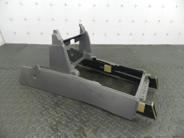 2006 MITSUBISHI SHOGUN MK3. CENTRE CONSOLE TRIM