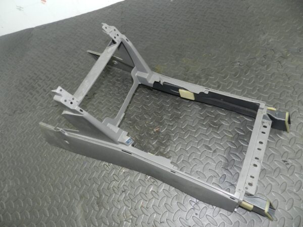 2006 MITSUBISHI SHOGUN MK3. CENTRE CONSOLE TRIM - Image 3
