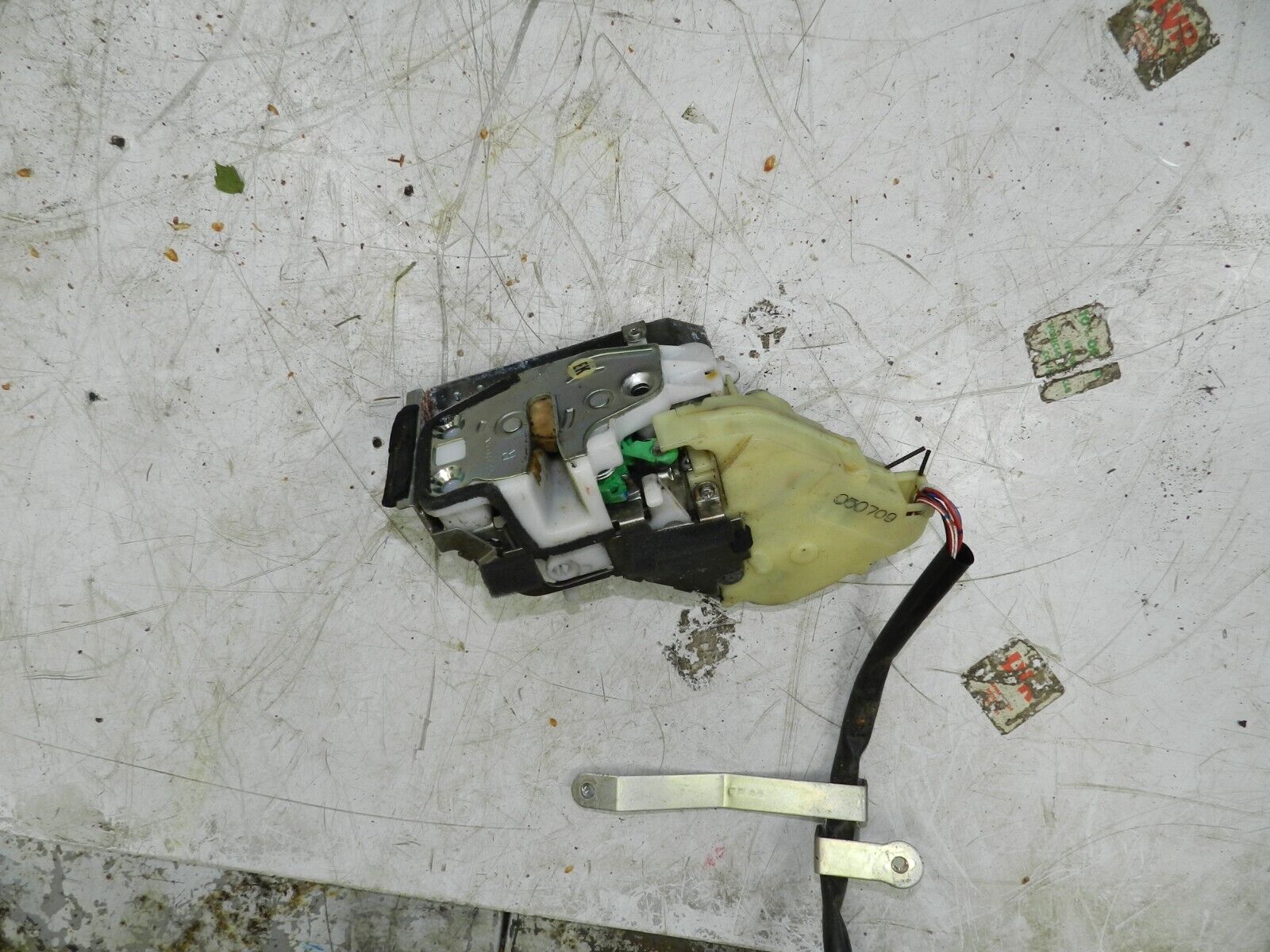 (129) 2005 HONDA JAZZ. PASSENGER SIDE REAR DOOR LOCK MOTOR MECHANISUM LOCK