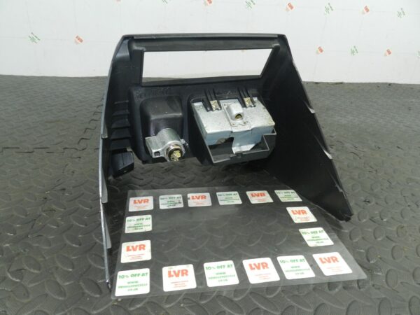 2006 MITSUBISHI SHOGUN MK3. CENTRE CONSOLE FRAME FRONT PANEL 12V SOCKET - Image 4