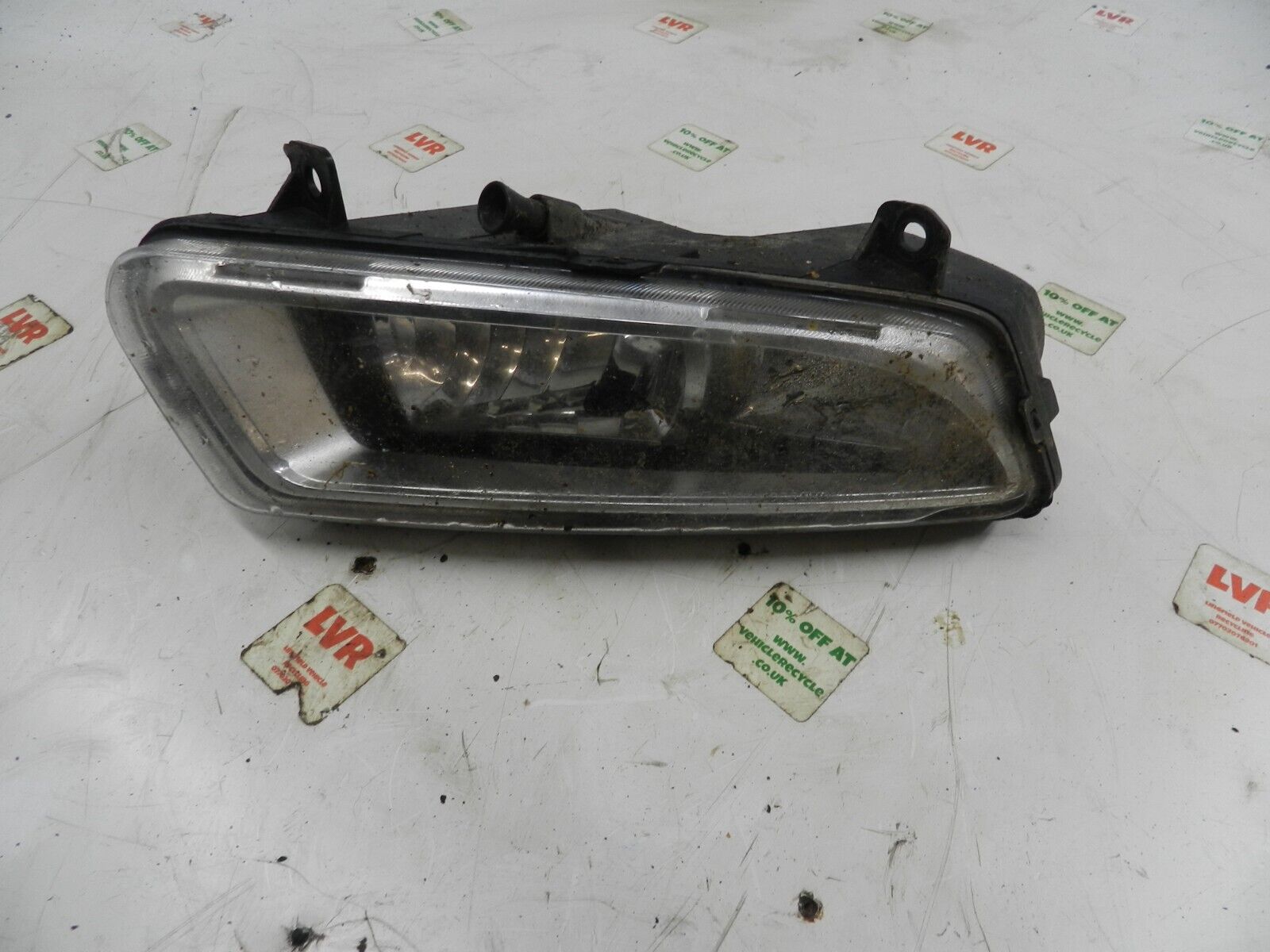 VOLKSWAGEN POLO 9N. DRIVER SIDE RH RIGHT SIDE FRONT FOG LIGHT