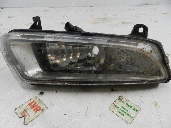 VOLKSWAGEN POLO 9N. DRIVER SIDE RH RIGHT SIDE FRONT FOG LIGHT - Image 2