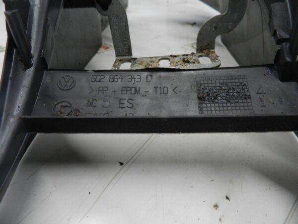 VOLKSWAGEN POLO 9N. CENTRE CONSOLE FRAME 6Q2864343D - Image 2