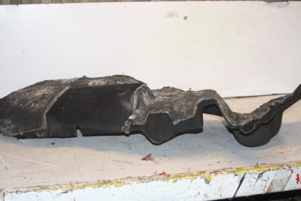 1990 FORD GRANADA MK3. BOOT SIDE LINING CARPET PASSENGER SIDE - Image 4