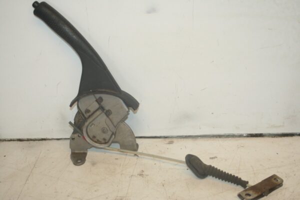 (99) TOYOTA RAV 4 3 DOOR. HANDBRAKE LEVER