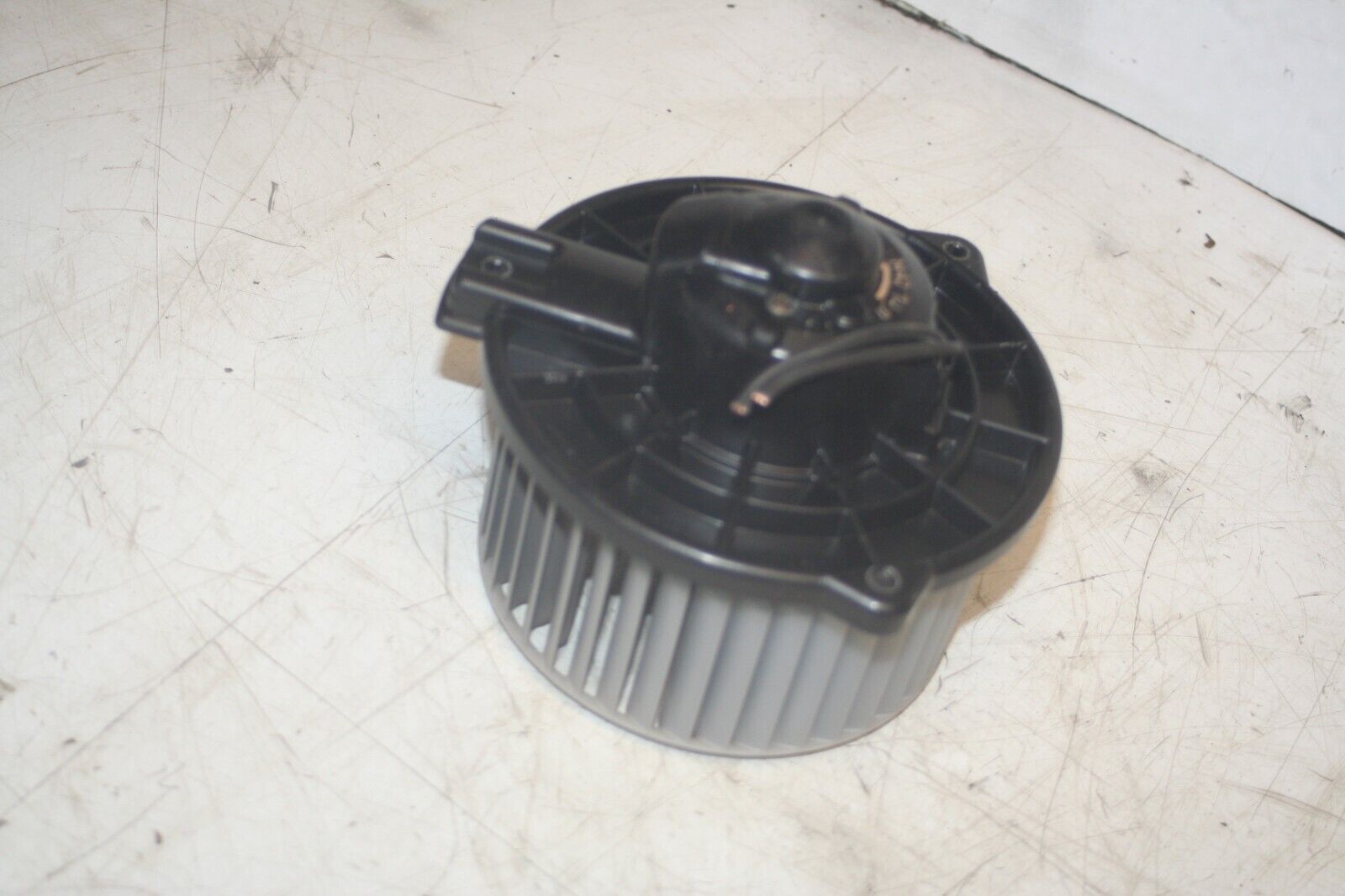 (99) TOYOTA RAV 4 3 DOOR. HEATER BLOWER MOTOR FAN