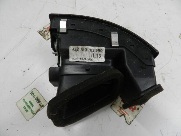 VOLKSWAGEN POLO 9N. AIR BLOWER VENT - Image 2