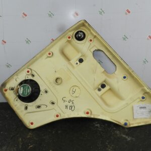 155 1999 LAND ROVER DISCOVERY 2 V8. PASSENGER SIDE REAR DOOR CARD