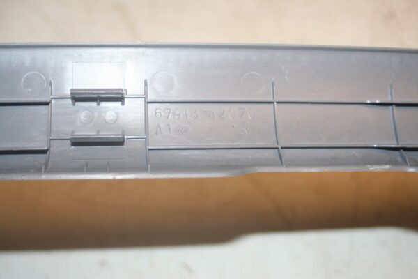 (99) TOYOTA RAV 4 3 DOOR. 67913-42070 FLOOR SILL TRIM - Image 5