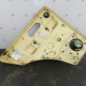 155 1999 LAND ROVER DISCOVERY 2 V8. DRIVER SIDE REAR DOOR CARD
