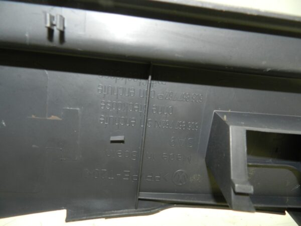 VOLKSWAGEN POLO 9N. PARCEL SHELF SUPPORT PLASTIC TRIM 6Q6867762N - Image 2