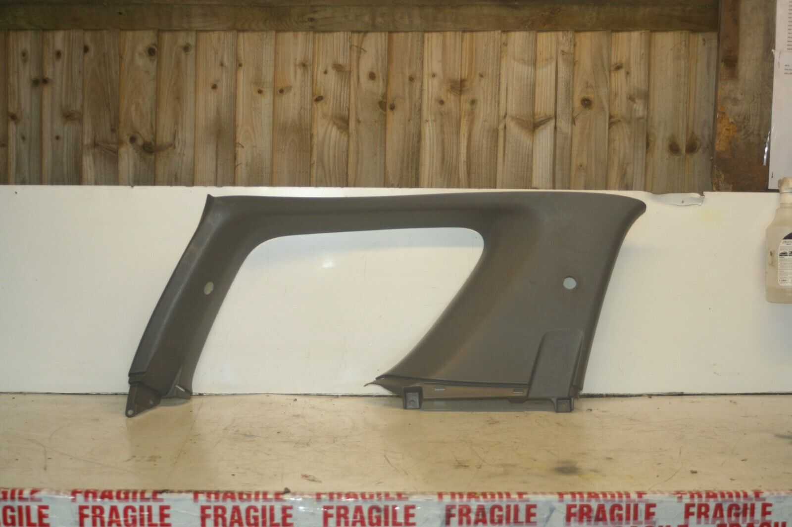 (99) TOYOTA RAV 4 3 DOOR. DRIVERS SIDE REAR UPPER TRIM