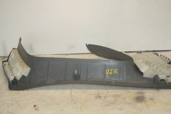 (99) TOYOTA RAV 4 3 DOOR. DRIVERS SIDE REAR UPPER TRIM - Image 4