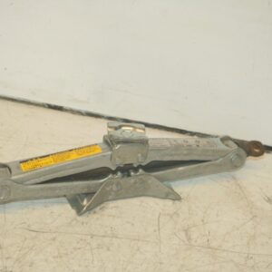 (99) TOYOTA RAV 4 3 DOOR. EMERGENCY TOOL JACK