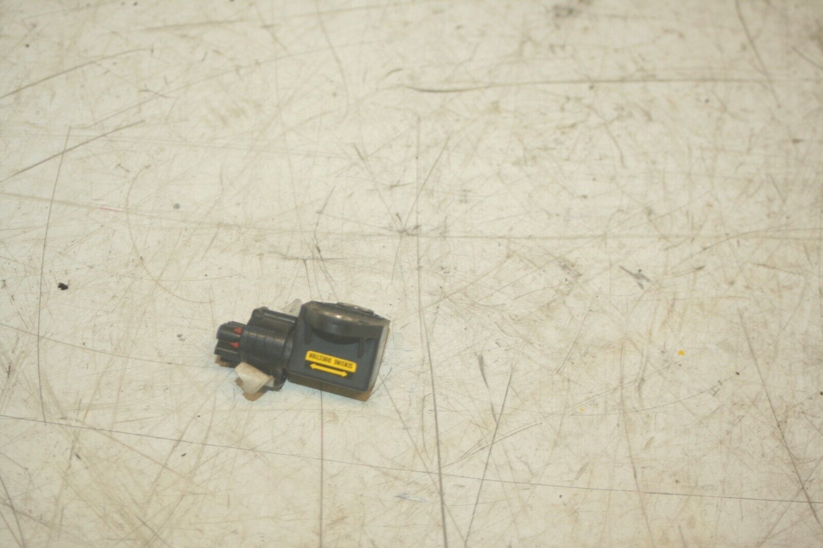 (99) TOYOTA RAV 4 3 DOOR. 89441 60010 SENSOR SRS AIRBAG CRASH DECELERATION YAW