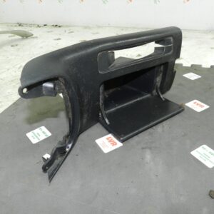 (133) 2005 TOYOTA AVENSIS. CENTRE CONSOLE TRIM