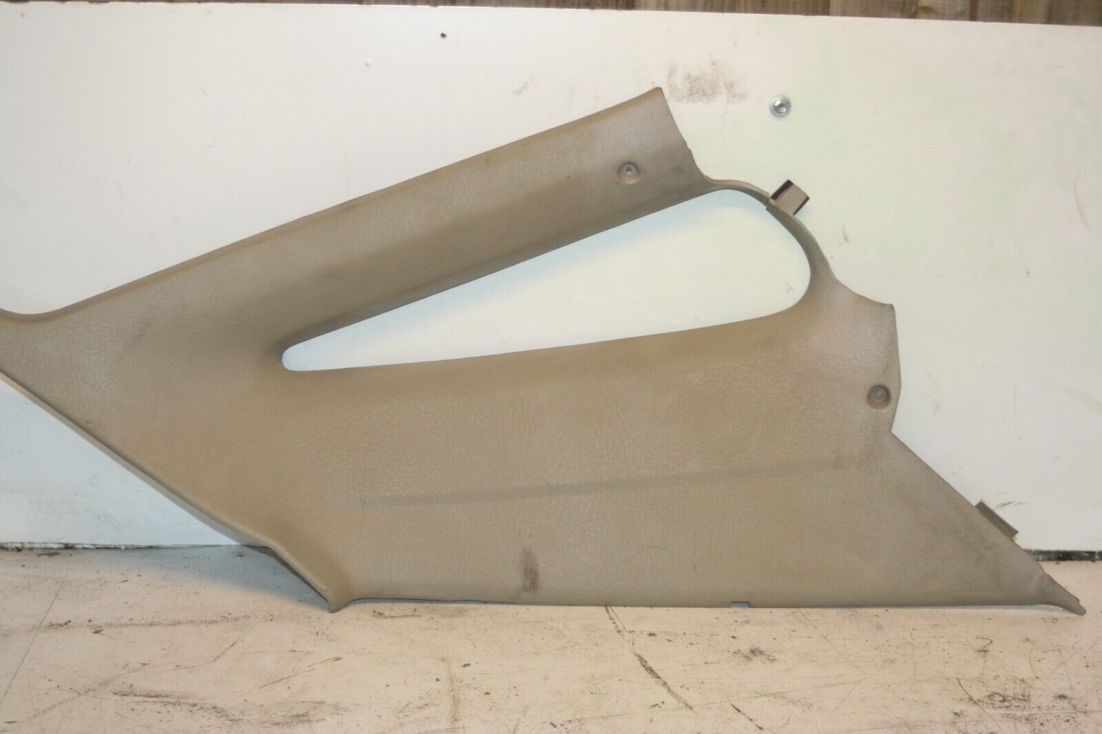 1990 FORD GRANADA MK3. C PILLAR BOOT TRIM DRIVER REAR 90GB-F31010-ABW - Image 7