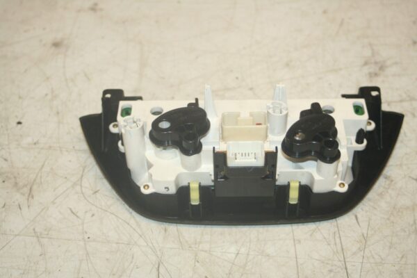 (99) TOYOTA RAV 4 3 DOOR. HEATER CONTROLLER WITH AIR CON - Image 4