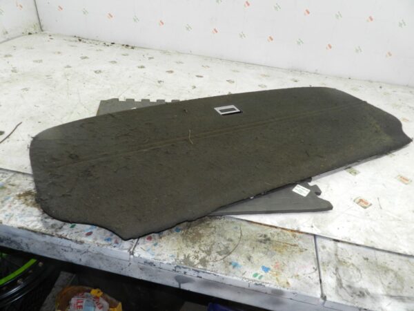 (133) 2005 TOYOTA AVENSIS. BOOT CARPET TRIM