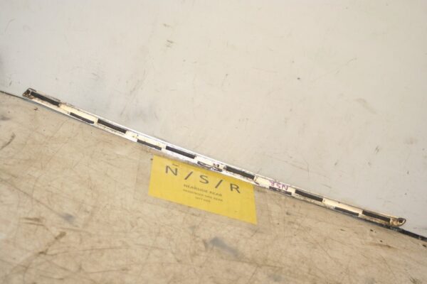 2011 FORD S MAX TITANIUM ECOBOOST. PASSENGER SIDE REAR CHROME TRIM - Image 2