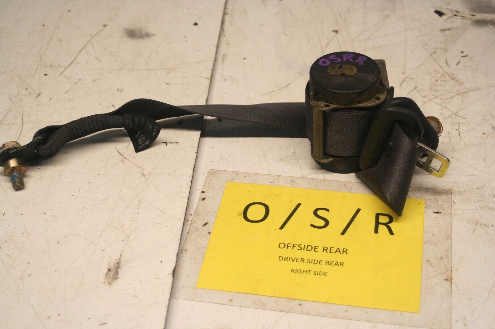 2001 LAND ROVER DISCOVERY 2 TD5. DRIVER SIDE REAR SEAT BELT 3RD ROW