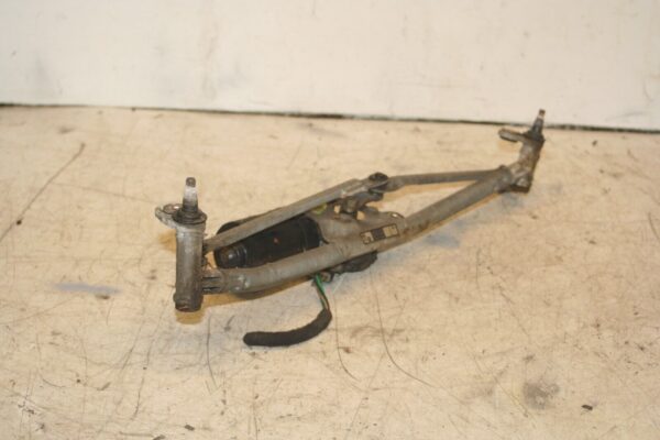 2004 VOLKSWAGEN CONVERTIBLE BEETLE 1.8T. FRONT WIPER MOTOR AND LINKAGE - Image 3