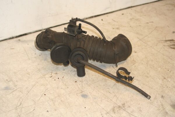 2004 VOLKSWAGEN CONVERTIBLE BEETLE 1.8T. INTAKE PIPE WITH RECIRCULATING SENSOR - Image 2