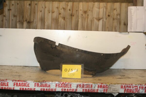 2004 VOLKSWAGEN CONVERTIBLE BEETLE 1.8T. DRIVER SIDE FRONT WHEEL ARCH LINER