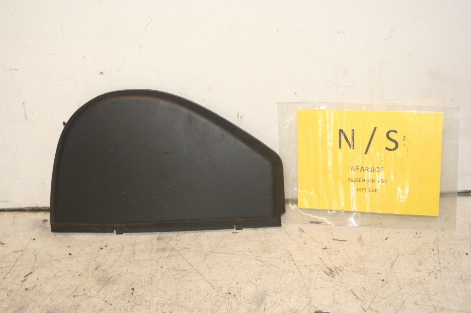 2004 VOLKSWAGEN CONVERTIBLE BEETLE 1.8T. DASHBOARD END TRIM PANEL PASSENGER SIDE
