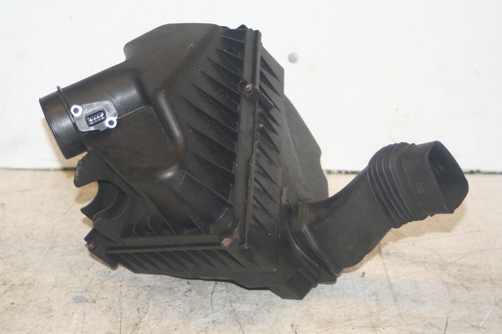 2011 FORD S MAX TITANIUM ECOBOOST. AIRBOX FILTER HOUSING AIR FILTER BOX