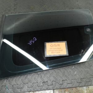 2006 MITSUBISHI SHOGUN MK3. DRIVER SIDE REAR QUARTER GLASS