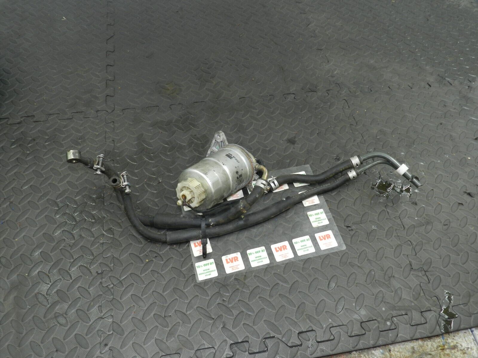 2006 MITSUBISHI SHOGUN MK3. FUEL FILTER HOUSING + PIPES - Image 3