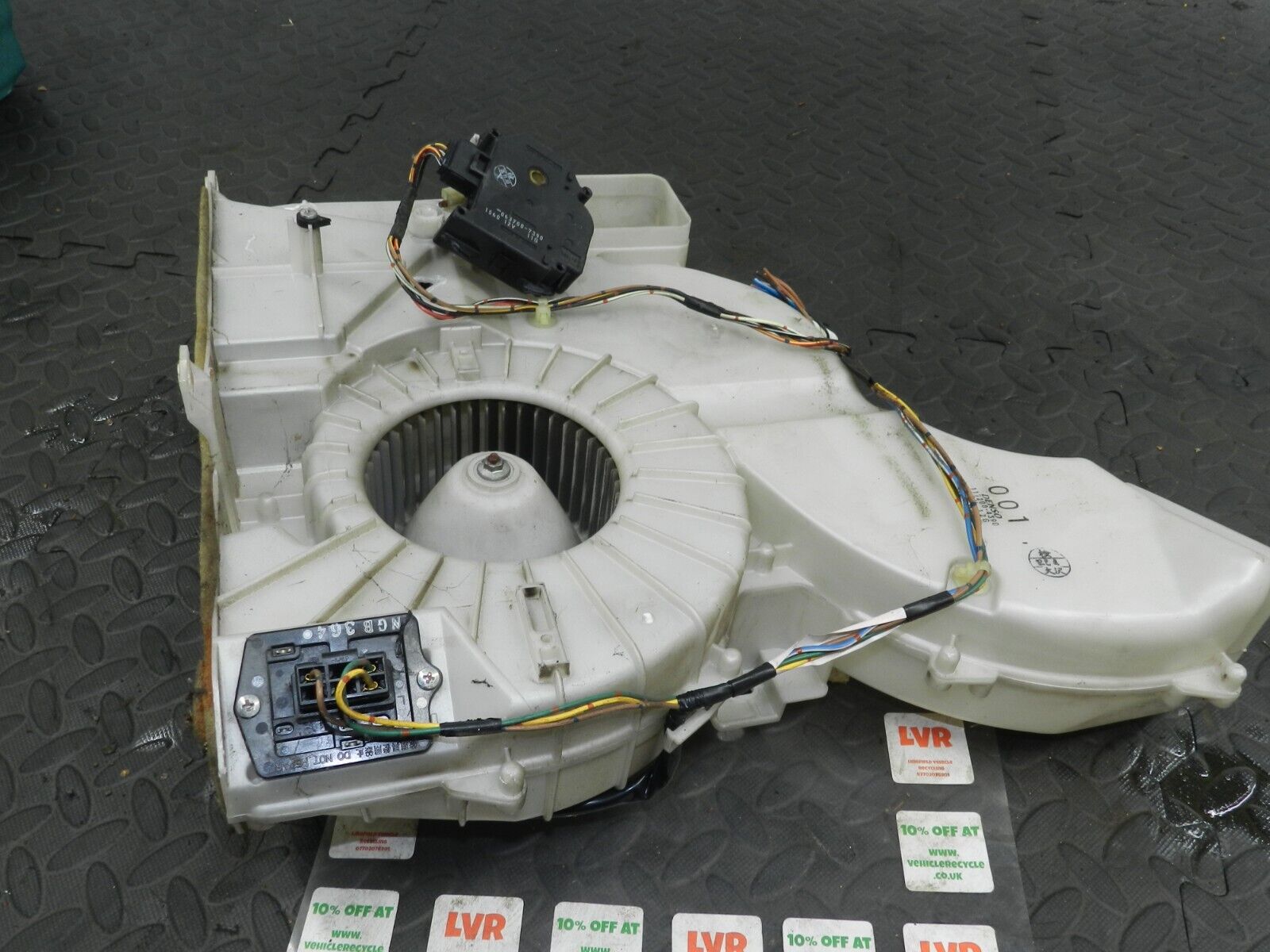 2006 MITSUBISHI SHOGUN MK3. REAR BLOWER MOTOR FAN RESISTOR - Image 3