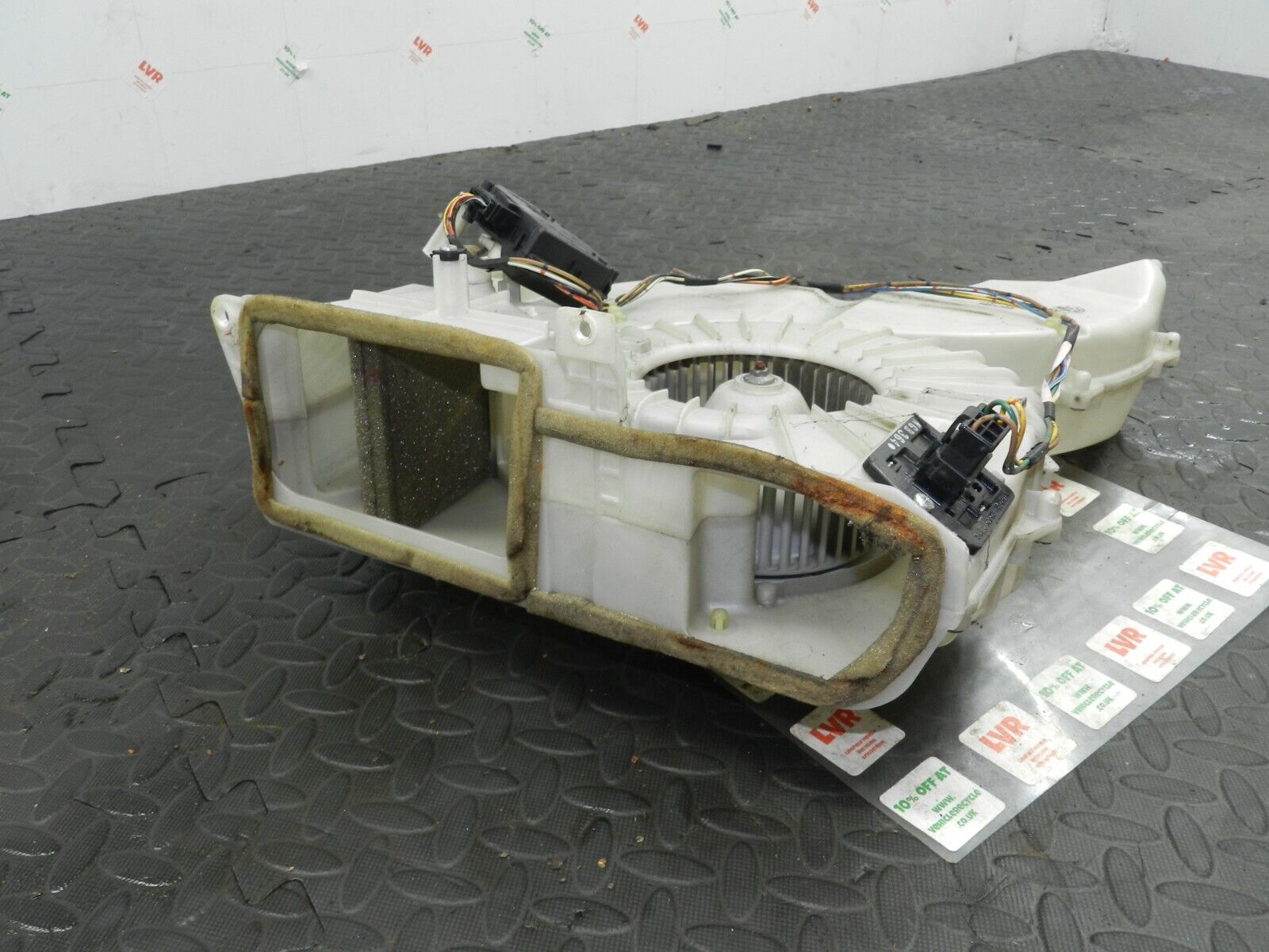 2006 MITSUBISHI SHOGUN MK3. REAR BLOWER MOTOR FAN RESISTOR - Image 5