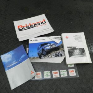 2006 MITSUBISHI SHOGUN MK3. DRIVER HAND BOOKS