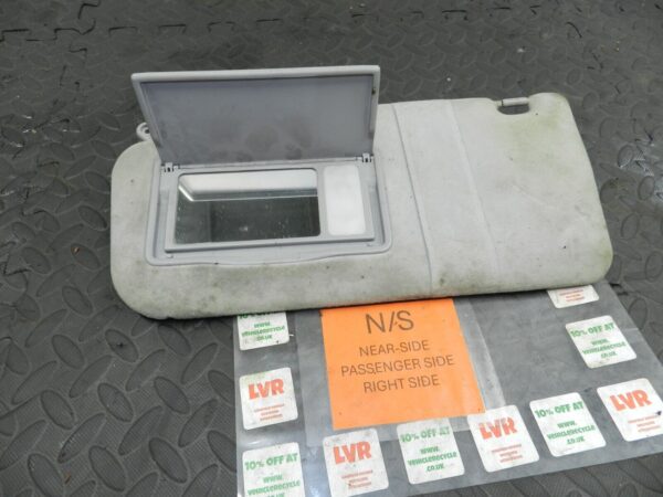 2006 MITSUBISHI SHOGUN MK3. PASSENGER SIDE SUN VISOR - Image 2