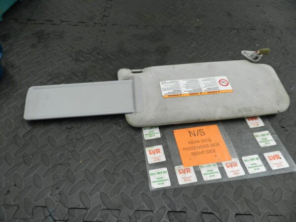 2006 MITSUBISHI SHOGUN MK3. PASSENGER SIDE SUN VISOR - Image 3
